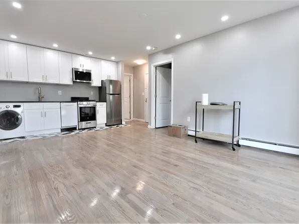 1559 Dean Street image 1 of 7