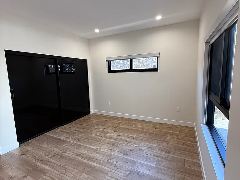 2215 N Naomi St #102 — Photo 9