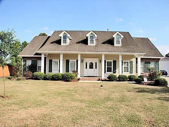 1st image of 203 Meredith Pl