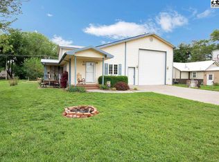215 N Topeka Ave, Haven, KS 67543
