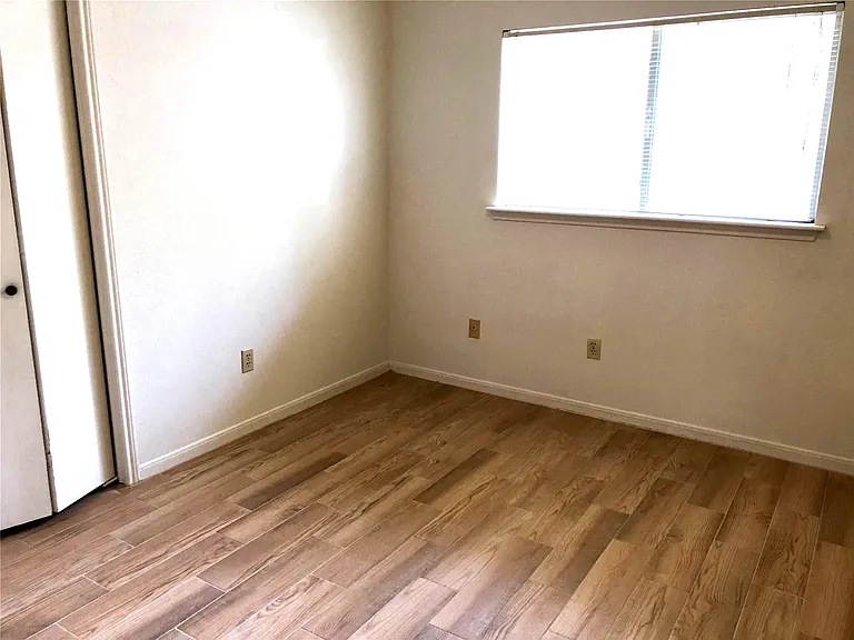 15650 Pebble Lake Dr — Photo 18