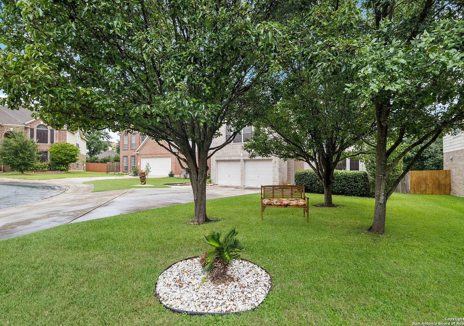4 bed, 2.5 bath, 2883 sqft, $2,800 — Photo 2