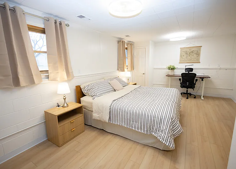 bedroom 4 king