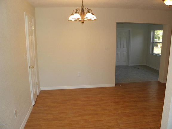 3rd image of 1848 Oakwood Dr