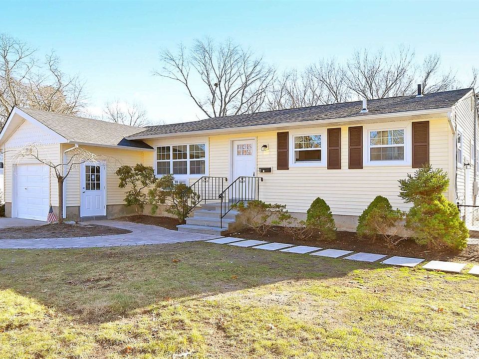 1st image of 4 Arrow Ln