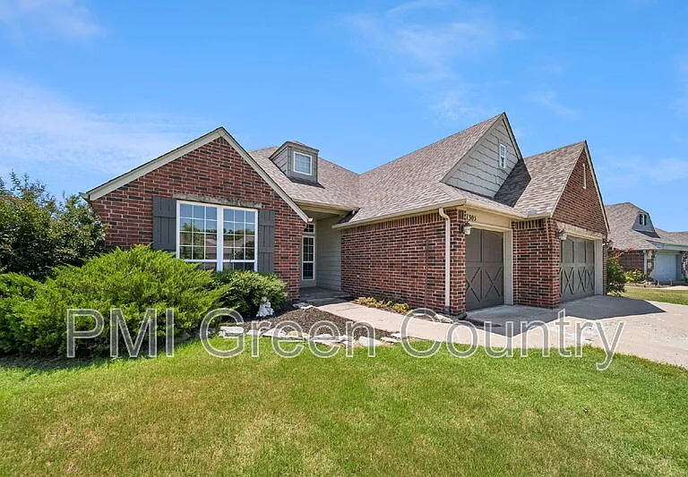 7305 E Indianola St — Photo 2