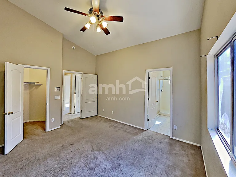 30300 N Royal Oak Way — Photo 9