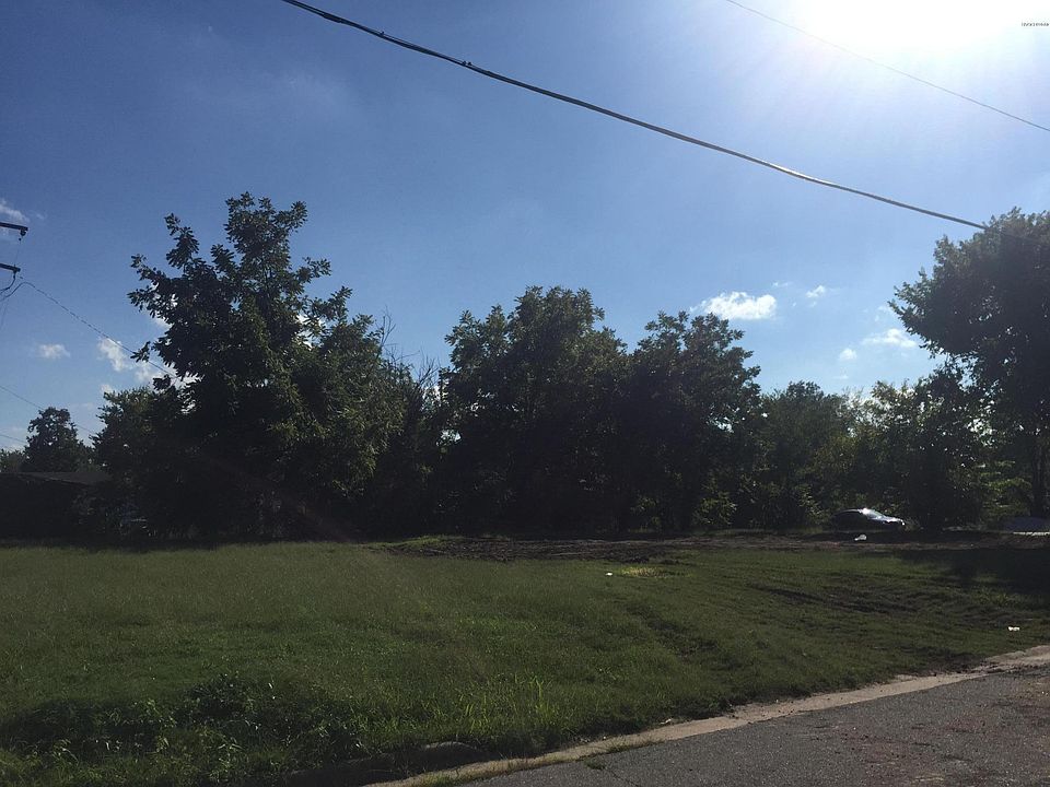 2nd image of 1604 Central St