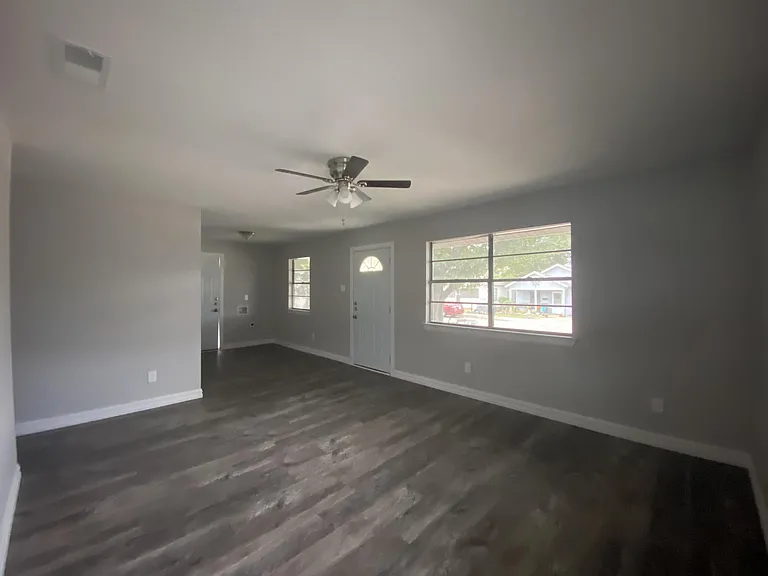 1124 F Ave — Photo 12