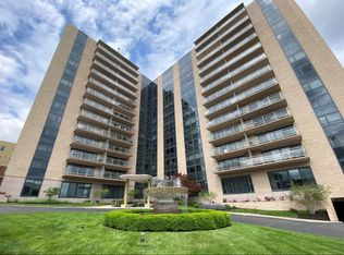 4545 Wornall Rd APT 1108, Kansas City, MO 64111