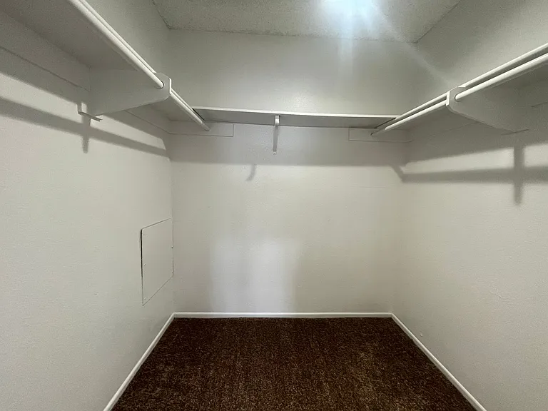 576 Montecito Ave — Photo 16