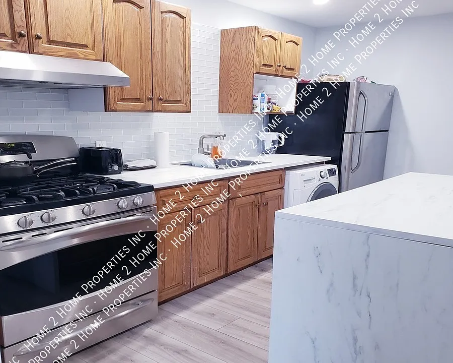 312 Gladstone Ave