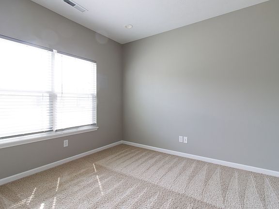3rd image of 2758 Pointe Harbour Dr