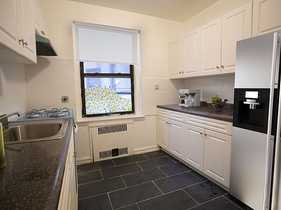 5th image of 2300 Kings Hwy APT 2E