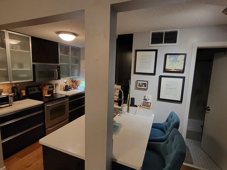 Eat in kitchen