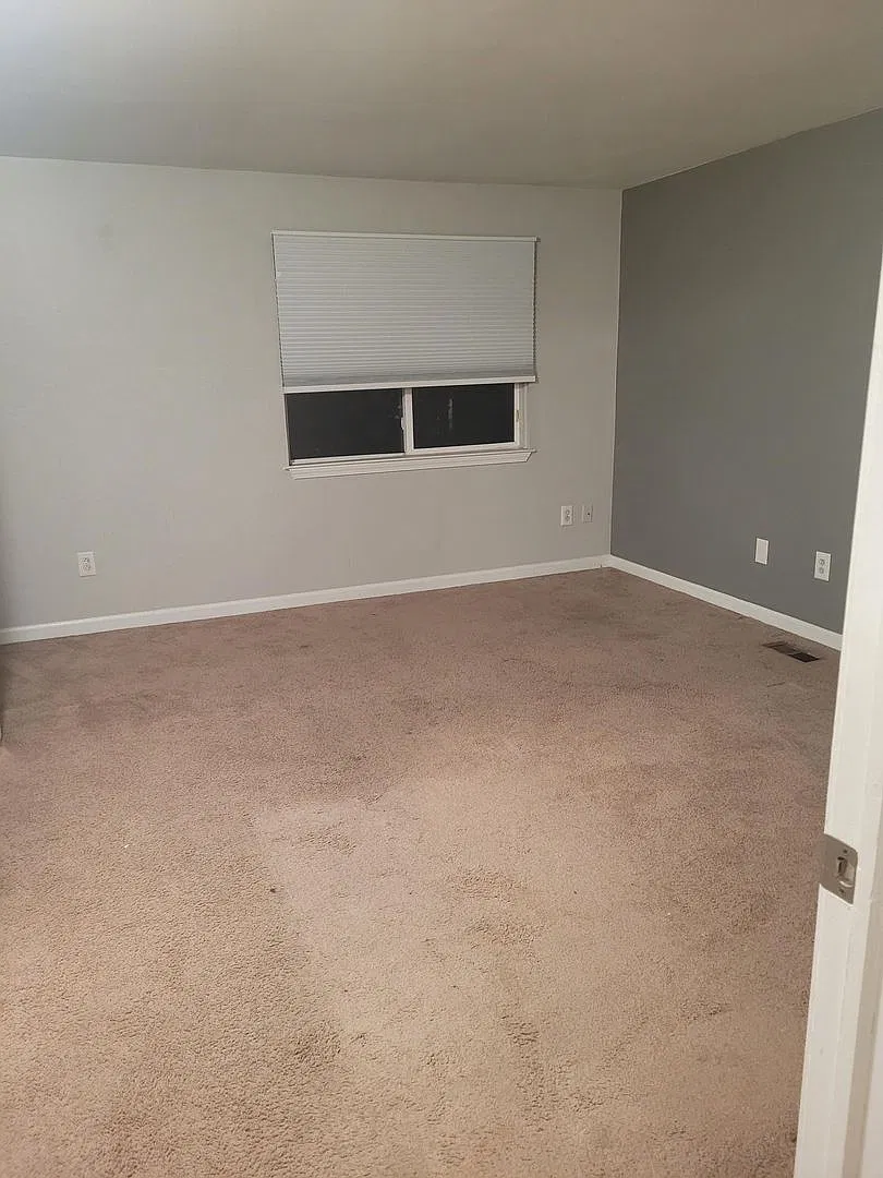Beautifully Updated Townhouse for Rent in Berkley — Photo 3