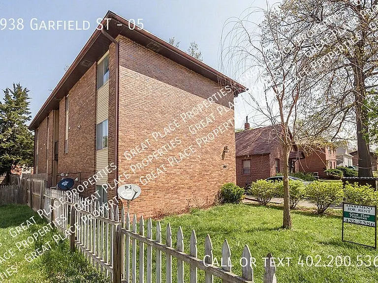 1938 Garfield St #5 — Photo 2