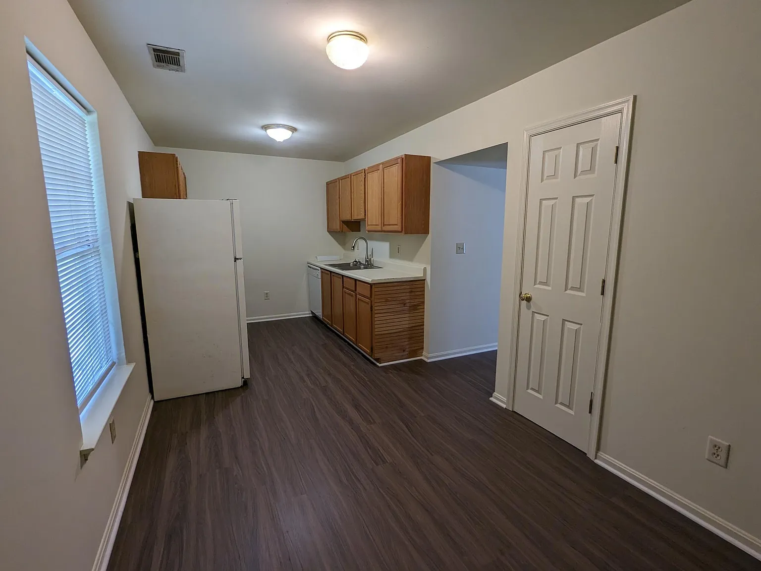 4 bed, 1224 sqft, $1,700 — Photo 4