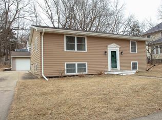 415 2nd Ave NE, Waverly, IA 50677