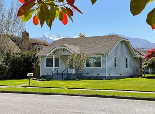 236 W 4th St, Port Angeles, WA