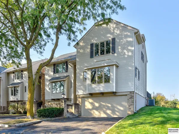 2506 S 92nd Plz, Omaha, NE 68124