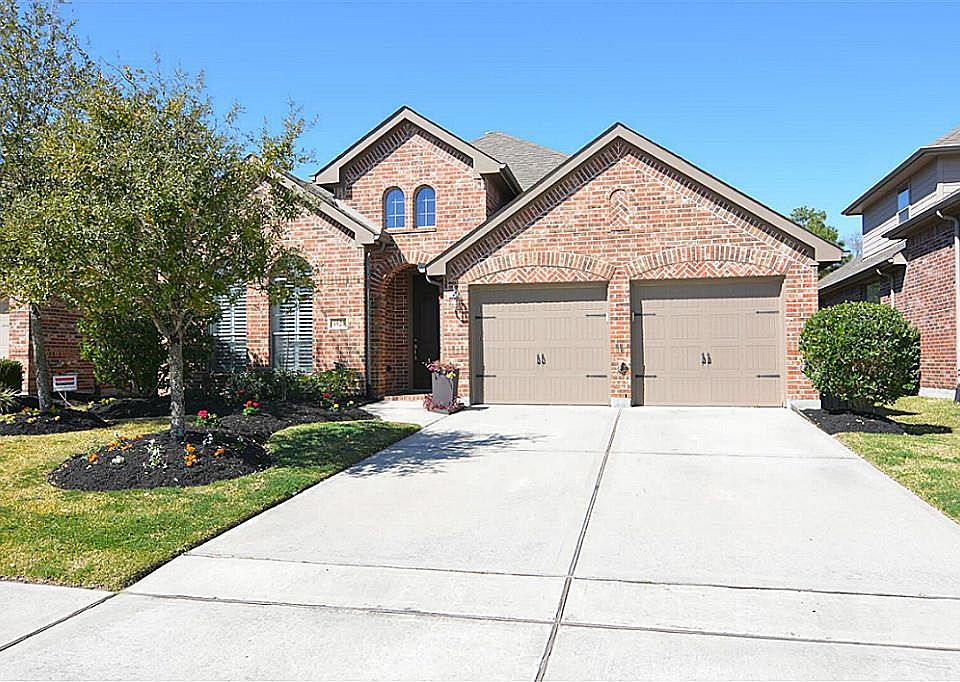 1st image of 6923 Sanders Hill Ln