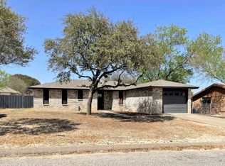 102 Rhonda St, Del Rio, TX 78840