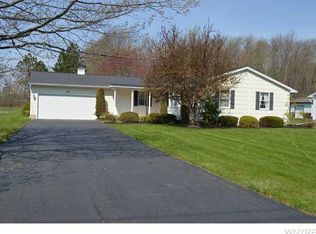 7108 Schultz Rd, North Tonawanda, NY 14120