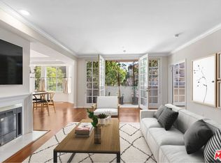 575 S Barrington Ave APT 101, Los Angeles, CA 90049