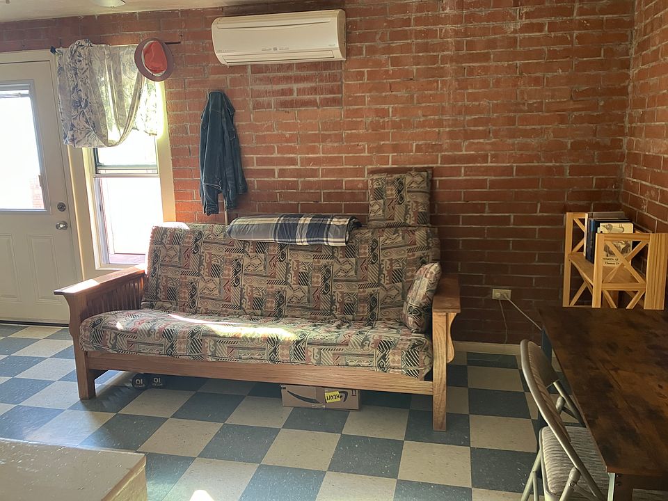 1st image of 1120 E Adams St #4