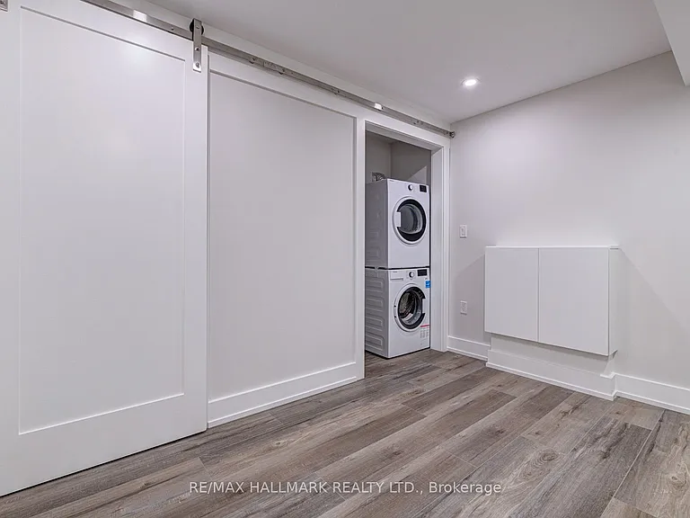 924 Broadview Ave #B — Photo 11