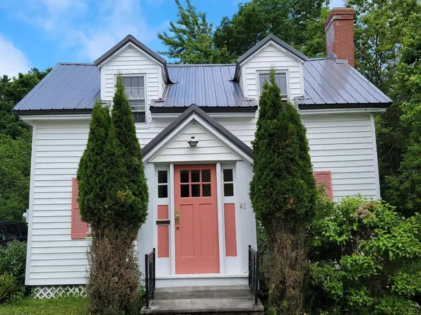 41 Barker Street, Calais, ME 04619