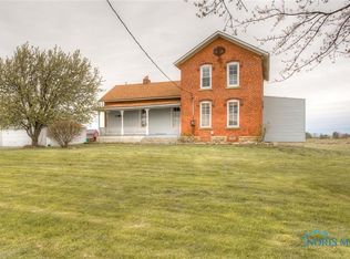 12422 Frankfort Rd, Swanton, OH 43558
