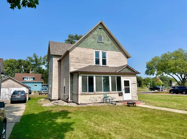 825 9th St, Brookings, SD 57006