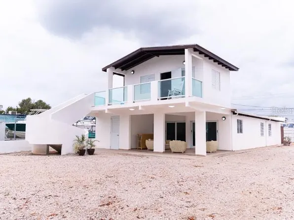 Commons, Salinas, PR 00751