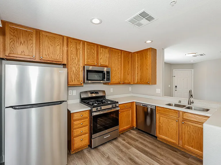 3010 Sunrise Bay Ave — Photo 8