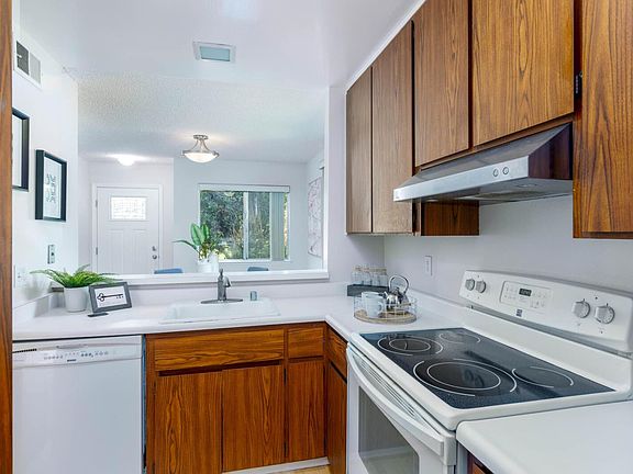 5th image of 1021 Oddstad Blvd