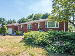 4 Brandegee Ln, Berlin, CT 06037