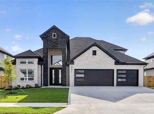 331 Hedge Dr, Centerton, AR 72719