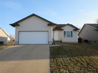 2607 Navajo Ave SW, Cedar Rapids, IA 52404