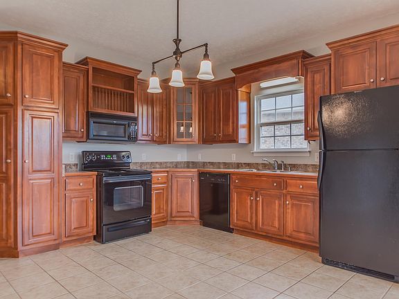 5th image of 200 Kiowa Ct
