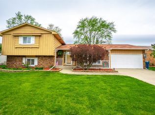 316 Maid Marion Dr N, Schererville, IN 46375