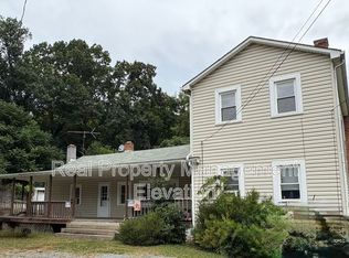 386 Round Hill Rd APT 3, Winchester, VA 22602