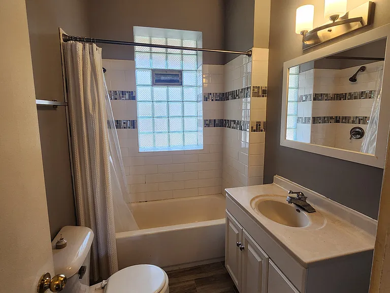 5311 S Maryland Ave #1 — Photo 8