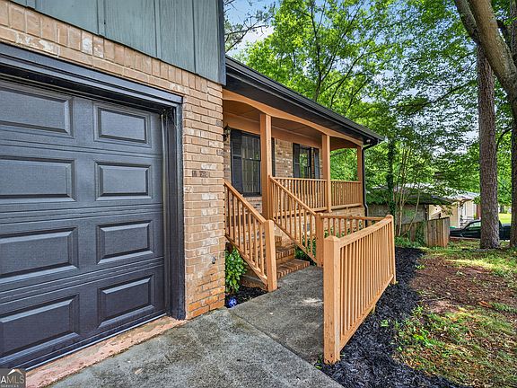 5th image of 2164 Riverbrook Rd
