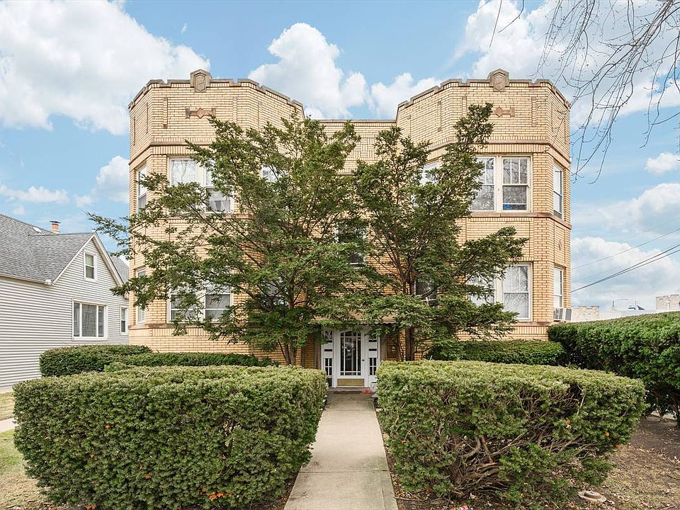 1st image of 3615 N Sawyer Ave #1