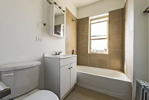 8201 S Drexel Ave 903-09 E 82nd Chicago, IL 60619 Photo 1