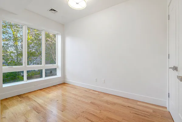 Rented by Brownstone Property Group | media 20