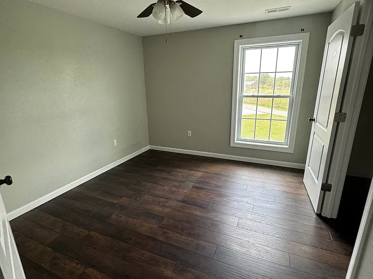 97 Regina Dr — Photo 5