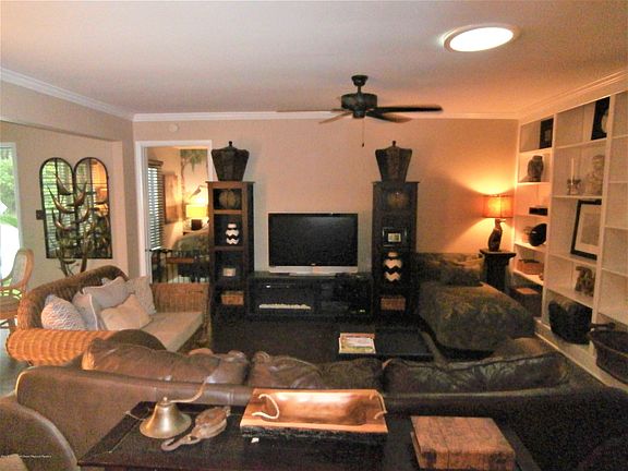 3rd image of 645 Sherwood Court #A